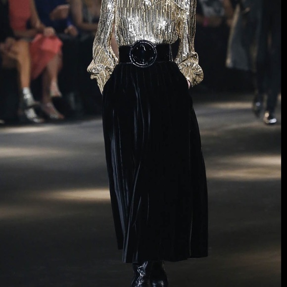 Free People Dresses & Skirts - High-waisted Black Velvet Vintage Midiskirt